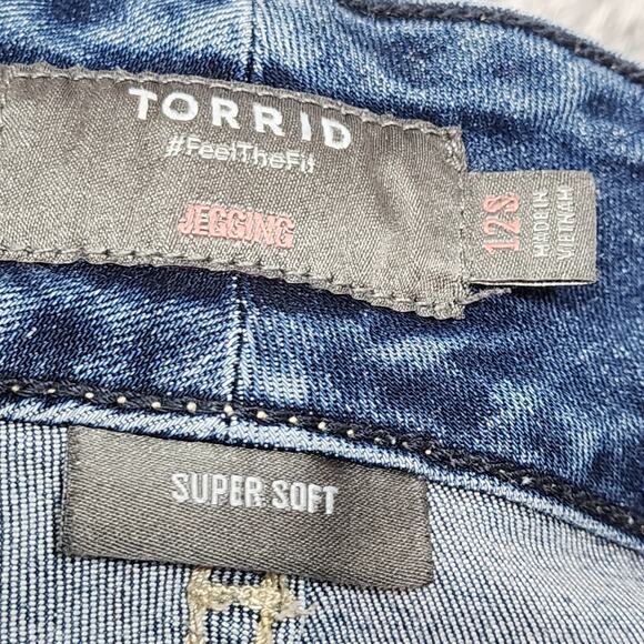 Torrid Feel The Fit Denim Stretch Jeggings Size 12S - Picture 3 of 7